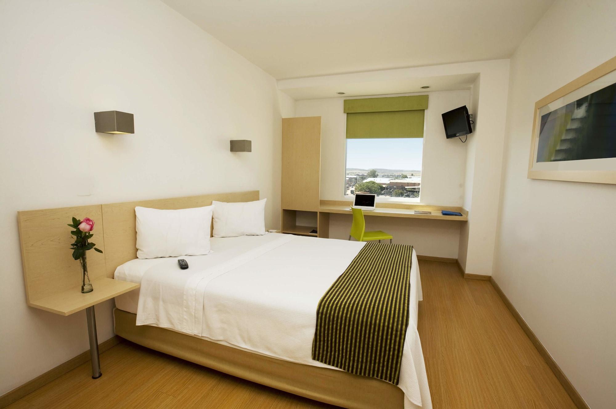 Hotel One Aguascalientes Sur Esterno foto
